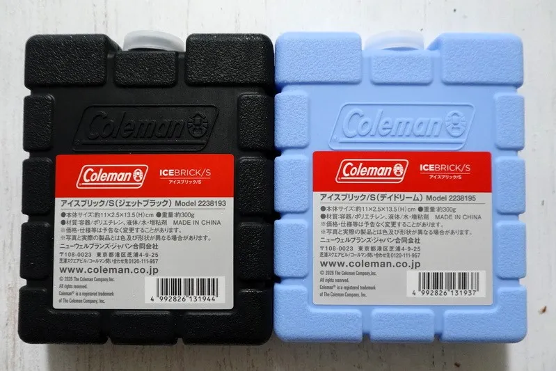 コールマン アイスブリック/Sのジェットブラックとデイドリーム