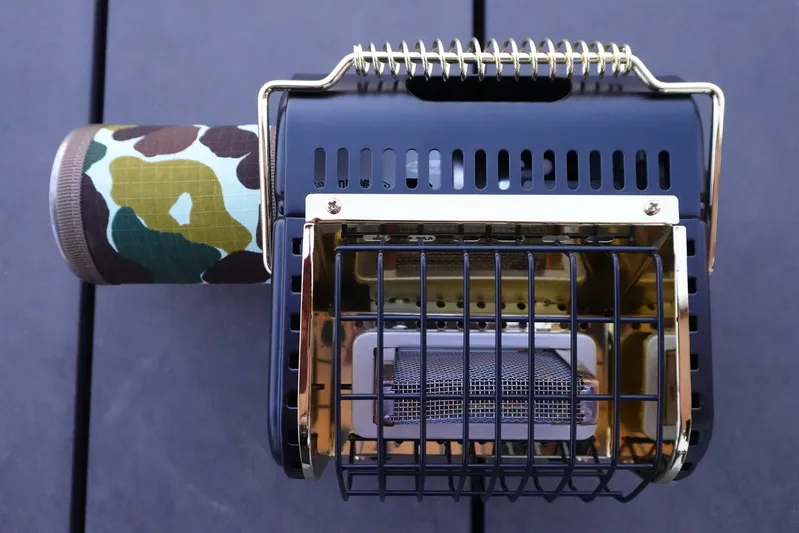 シャンクヒーターにCB缶カバーを装着した状態。外観が整いデザイン性が向上