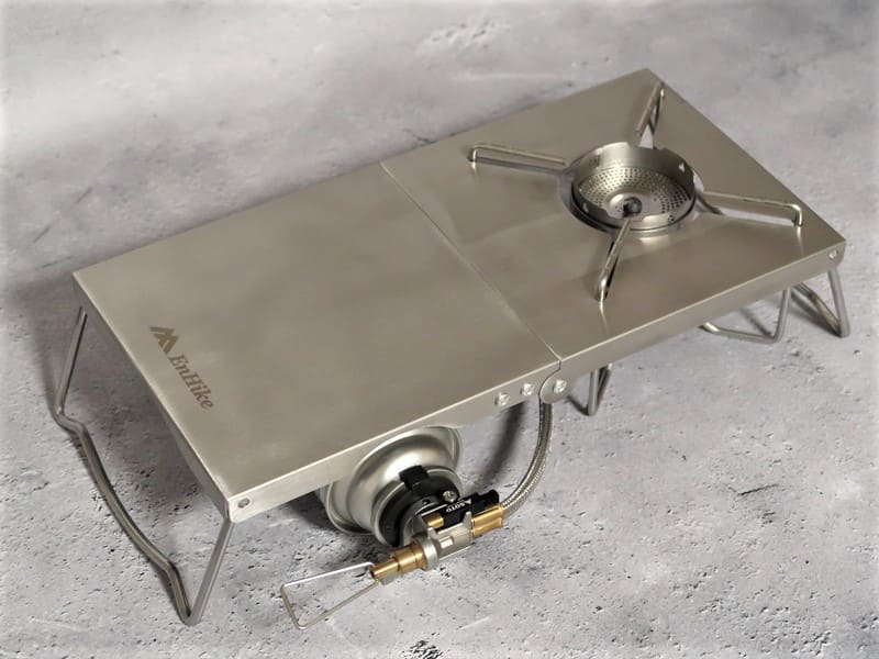 SOTO ST-330と遮熱テーブルと風防